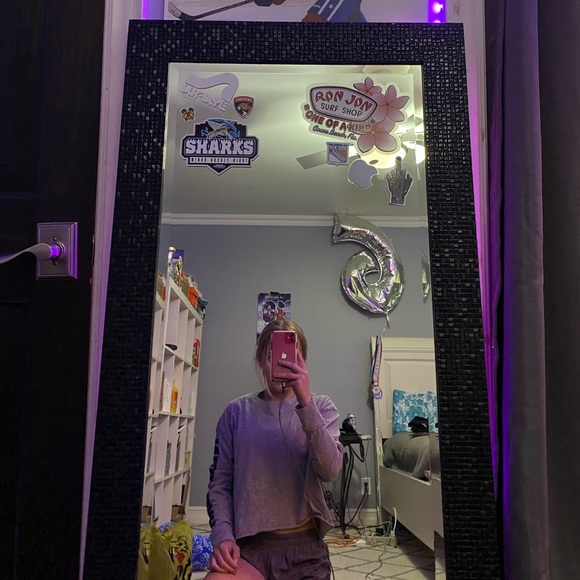 NEVER WORN long sleeve - Picture 2 of 3